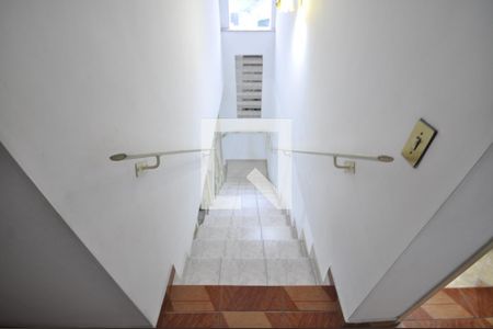 Casa à venda com 200m², 3 quartos e 3 vagasEscada