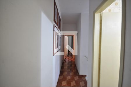 Casa à venda com 200m², 3 quartos e 3 vagasCorredor