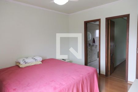 Casa à venda com 250m², 3 quartos e 3 vagasSuite