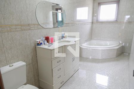 Casa à venda com 250m², 3 quartos e 3 vagasBanheiro da Suíte