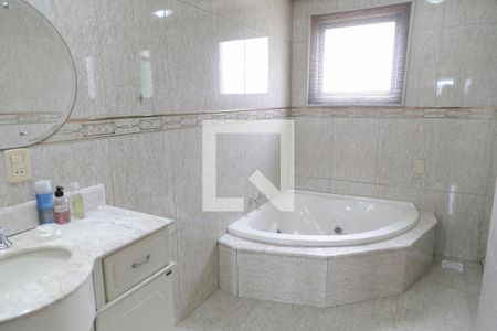 Casa à venda com 250m², 3 quartos e 3 vagasBanheiro da Suíte