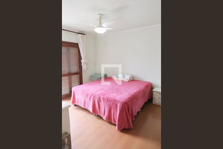 Casa à venda com 250m², 3 quartos e 3 vagasSuite