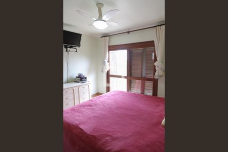 Casa à venda com 250m², 3 quartos e 3 vagasSuite