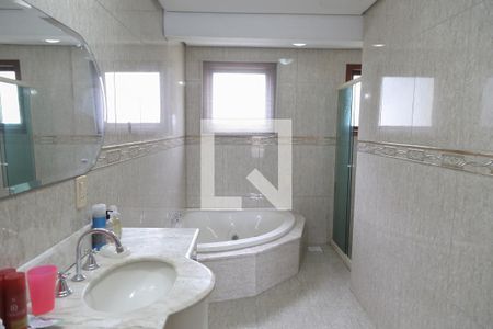 Casa à venda com 250m², 3 quartos e 3 vagasBanheiro da Suíte