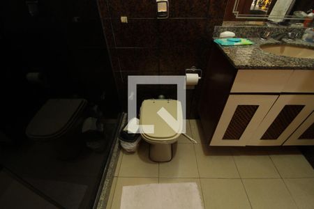 Casa de condomínio à venda com 750m², 4 quartos e 5 vagasBanheiro social