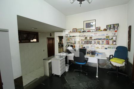 Casa de condomínio à venda com 750m², 4 quartos e 5 vagasEscritório