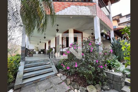 Casa de condomínio à venda com 750m², 4 quartos e 5 vagasEntrada