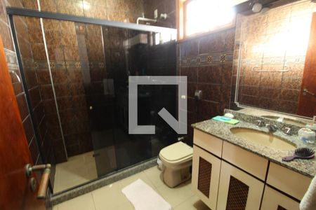 Casa de condomínio à venda com 750m², 4 quartos e 5 vagasBanheiro social