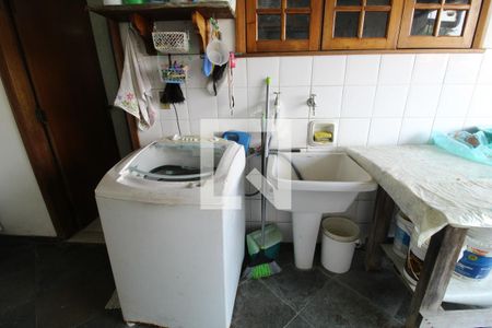 Casa de condomínio à venda com 750m², 4 quartos e 5 vagasÁrea de serviço