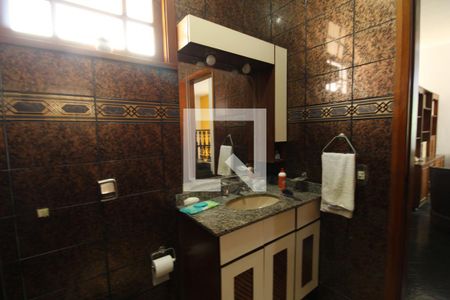 Casa de condomínio à venda com 750m², 4 quartos e 5 vagasBanheiro social