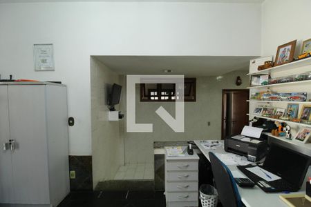 Casa de condomínio à venda com 750m², 4 quartos e 5 vagasEscritório