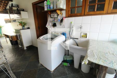 Casa de condomínio à venda com 750m², 4 quartos e 5 vagasÁrea de serviço