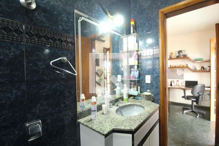 Casa de condomínio à venda com 750m², 4 quartos e 5 vagasBanheiro da suíte 1