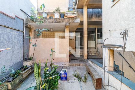 Casa à venda com 250m², 5 quartos e 3 vagas Casa à venda com 250m², 5 quartos e 3 vagasQuintal