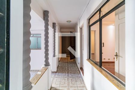 Casa à venda com 250m², 5 quartos e 3 vagas Casa à venda com 250m², 5 quartos e 3 vagasVaranda