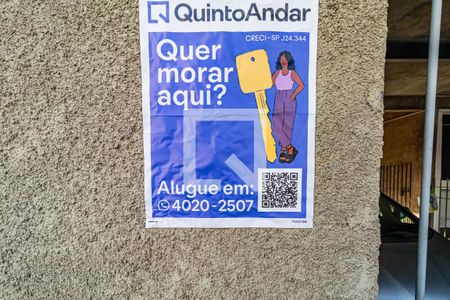 Casa à venda com 250m², 5 quartos e 3 vagas Casa à venda com 250m², 5 quartos e 3 vagasFachada