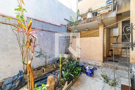 Casa à venda com 250m², 5 quartos e 3 vagas Casa à venda com 250m², 5 quartos e 3 vagasQuintal