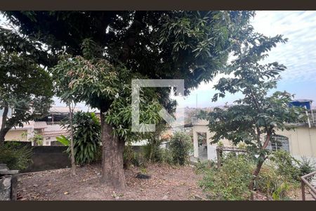 Casa à venda com 360m², 3 quartos e 3 vagas Casa à venda com 360m², 3 quartos e 3 vagasQuintal