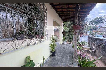 Casa à venda com 360m², 3 quartos e 3 vagas Casa à venda com 360m², 3 quartos e 3 vagasQuintal