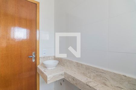 Casa à venda com 75m², 3 quartos e 2 vagasBanheiro