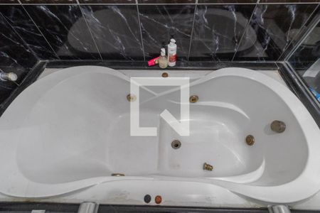 Casa à venda com 236m², 3 quartos e 2 vagas Casa à venda com 236m², 3 quartos e 2 vagasBanheiro Suíte