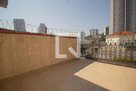 Casa à venda com 300m², 3 quartos e 4 vagas Casa à venda com 300m², 3 quartos e 4 vagasTerraço