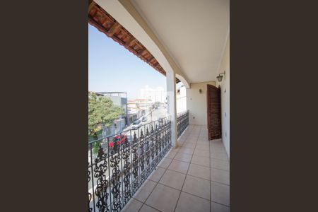 Casa à venda com 300m², 3 quartos e 4 vagas Casa à venda com 300m², 3 quartos e 4 vagasVaranda Quarto 3