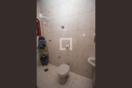 Casa à venda com 300m², 3 quartos e 4 vagas Casa à venda com 300m², 3 quartos e 4 vagasBanheiro de Serviço