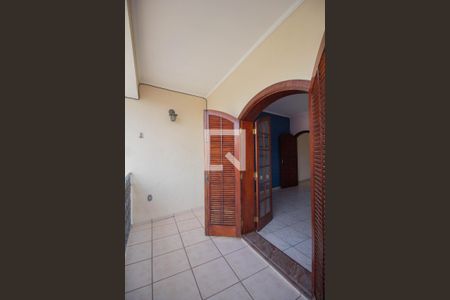 Casa à venda com 300m², 3 quartos e 4 vagas Casa à venda com 300m², 3 quartos e 4 vagasVaranda Quarto 2