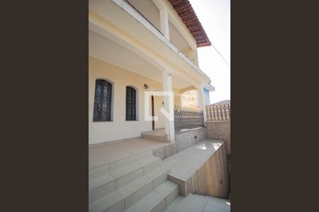 Casa à venda com 300m², 3 quartos e 4 vagas Casa à venda com 300m², 3 quartos e 4 vagasQuintal