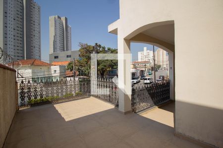 Casa à venda com 300m², 3 quartos e 4 vagas Casa à venda com 300m², 3 quartos e 4 vagasTerraço