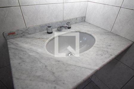 Casa à venda com 300m², 3 quartos e 4 vagas Casa à venda com 300m², 3 quartos e 4 vagasBanheiro da Suíte 1