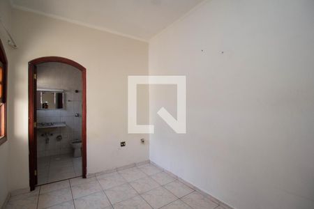 Casa à venda com 300m², 3 quartos e 4 vagas Casa à venda com 300m², 3 quartos e 4 vagasQuarto 4 - Suíte 2