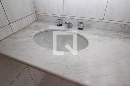 Casa à venda com 300m², 3 quartos e 4 vagas Casa à venda com 300m², 3 quartos e 4 vagasBanheiro Social