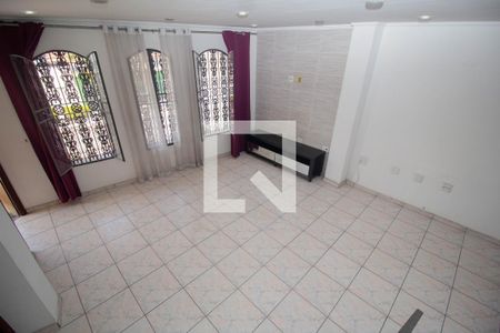 Casa à venda com 300m², 3 quartos e 4 vagas Casa à venda com 300m², 3 quartos e 4 vagasSala