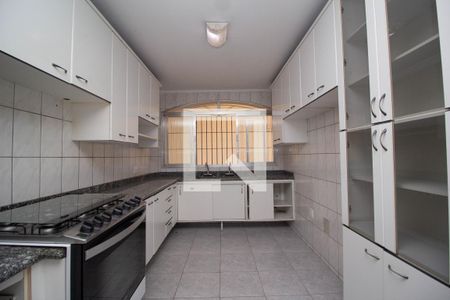 Casa à venda com 300m², 3 quartos e 4 vagas Casa à venda com 300m², 3 quartos e 4 vagasCozinha