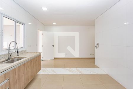 Casa à venda com 250m², 4 quartos e 6 vagas Casa à venda com 250m², 4 quartos e 6 vagasCozinha