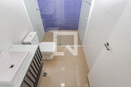 Casa à venda com 250m², 4 quartos e 6 vagas Casa à venda com 250m², 4 quartos e 6 vagasBanheiro da Suíte 1