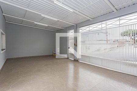 Casa à venda com 250m², 4 quartos e 6 vagas Casa à venda com 250m², 4 quartos e 6 vagasGaragem