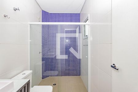 Casa à venda com 250m², 4 quartos e 6 vagas Casa à venda com 250m², 4 quartos e 6 vagasBanheiro da Suíte 1