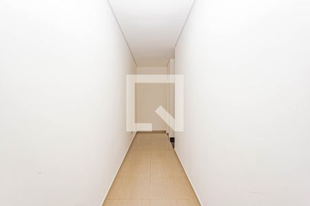 Casa à venda com 250m², 4 quartos e 6 vagas Casa à venda com 250m², 4 quartos e 6 vagasCorredor