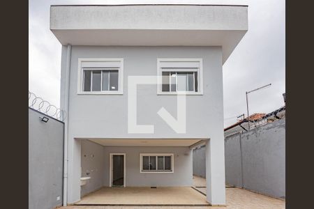 Casa à venda com 250m², 4 quartos e 6 vagas Casa à venda com 250m², 4 quartos e 6 vagasQuintal