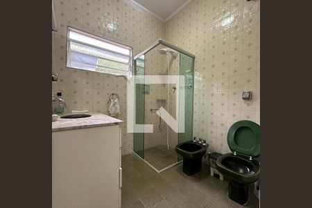 Casa à venda com 133m², 3 quartos e 2 vagasBanheiro