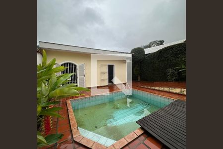 Casa à venda com 133m², 3 quartos e 2 vagasÁrea externa - Piscina