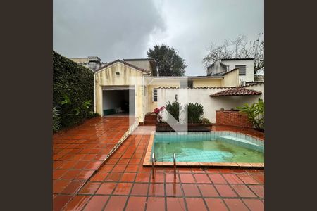 Casa à venda com 133m², 3 quartos e 2 vagasÁrea externa 