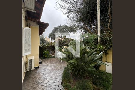 Casa à venda com 133m², 3 quartos e 2 vagasÁrea externa