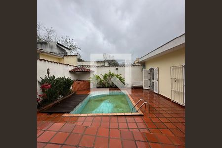 Casa à venda com 133m², 3 quartos e 2 vagasÁrea externa - Piscina