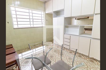 Casa à venda com 350m², 3 quartos e 4 vagasCopa