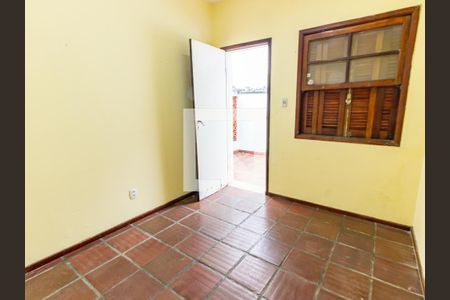 Casa à venda com 350m², 3 quartos e 4 vagasQuarto de Serviço
