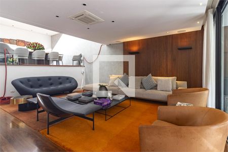 Casa à venda com 3 quartos, 350m² em Jardim Luzitania, São Paulo